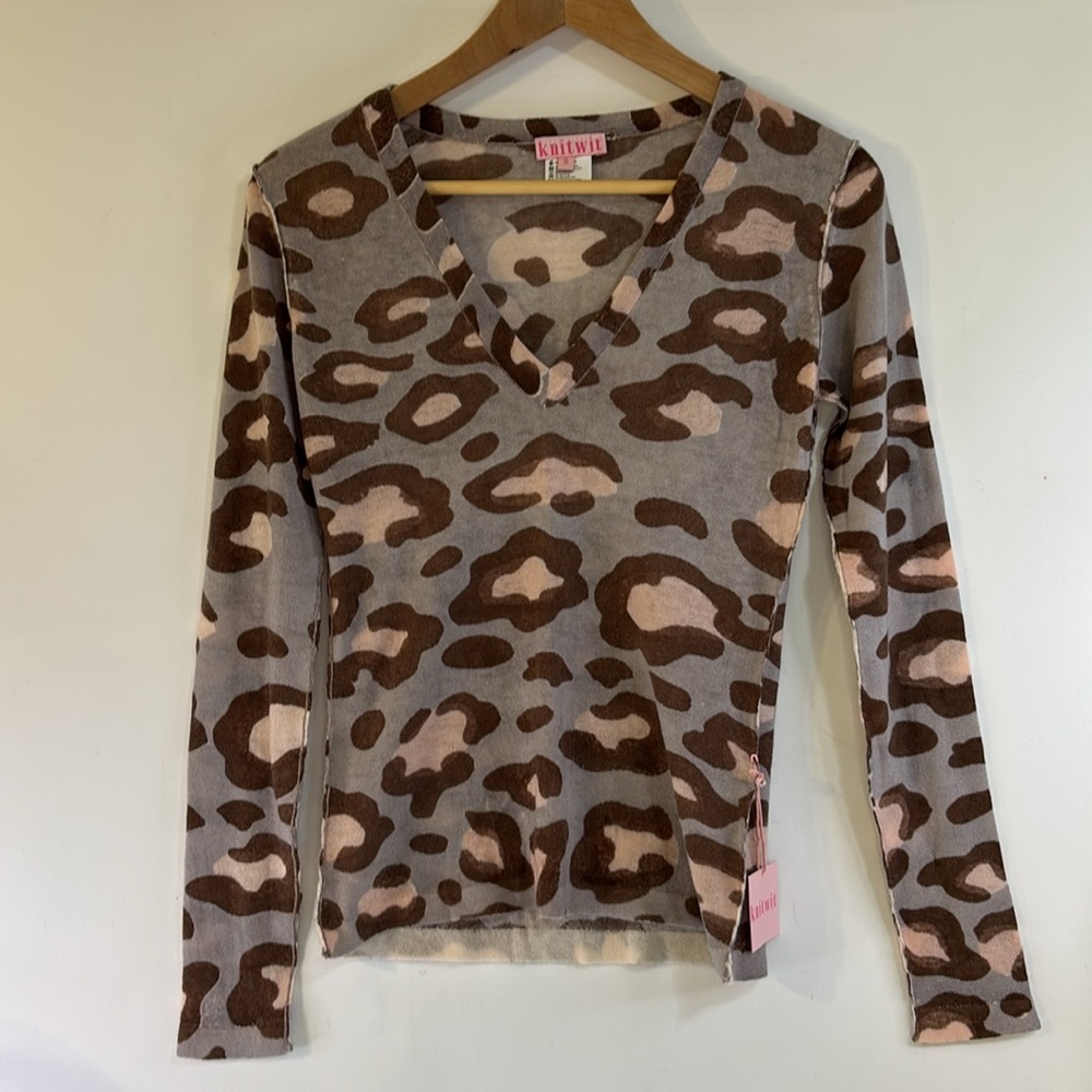 Cashmere Animal Print size Small V Neck Pullover Sweater